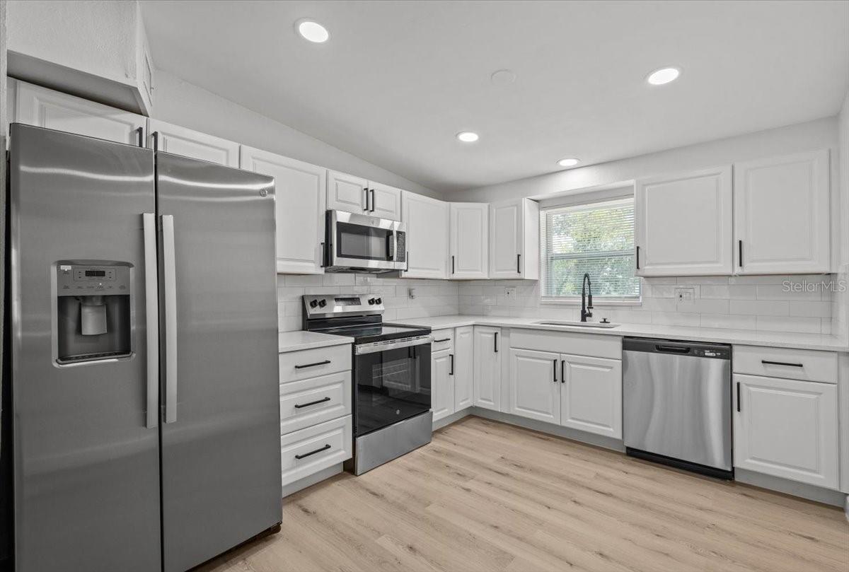 Image 10 of 28 For 2701 Camellia Terrace