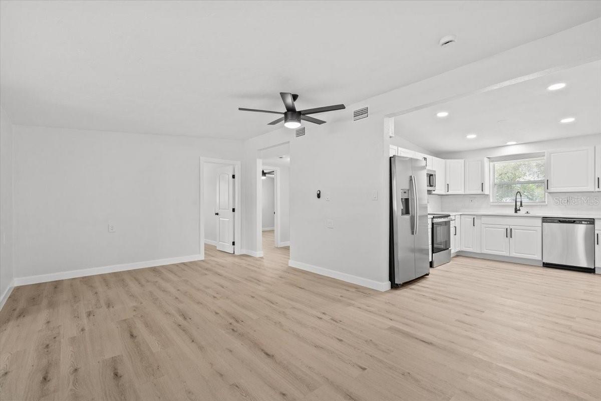 Image 6 of 28 For 2701 Camellia Terrace