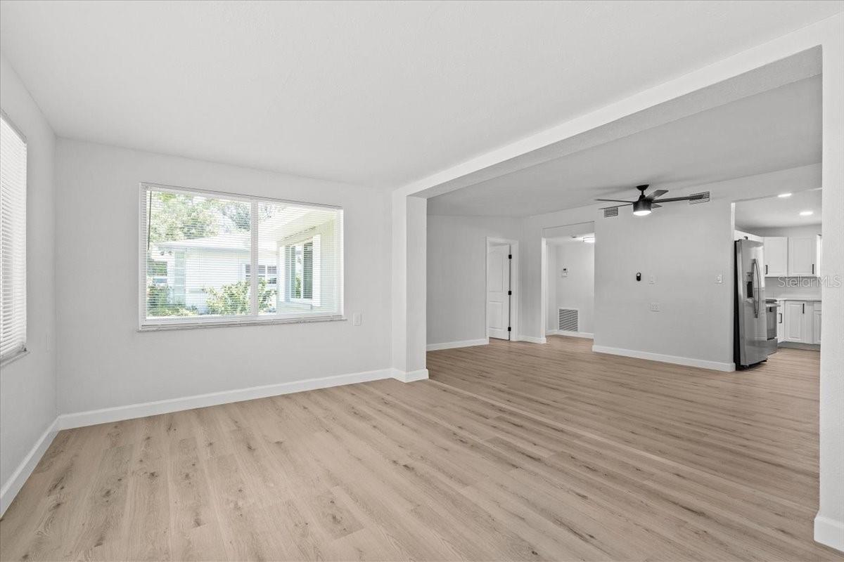 Image 7 of 28 For 2701 Camellia Terrace