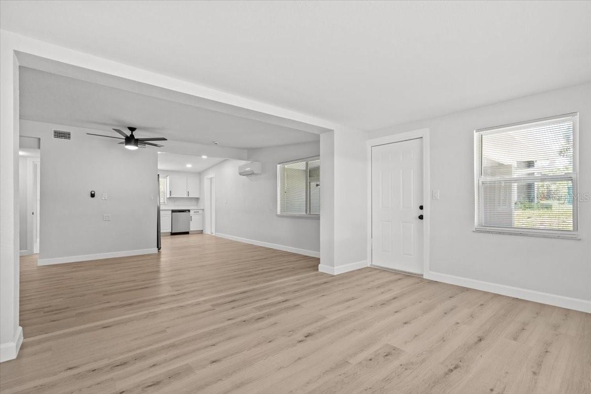 Image 8 of 28 For 2701 Camellia Terrace