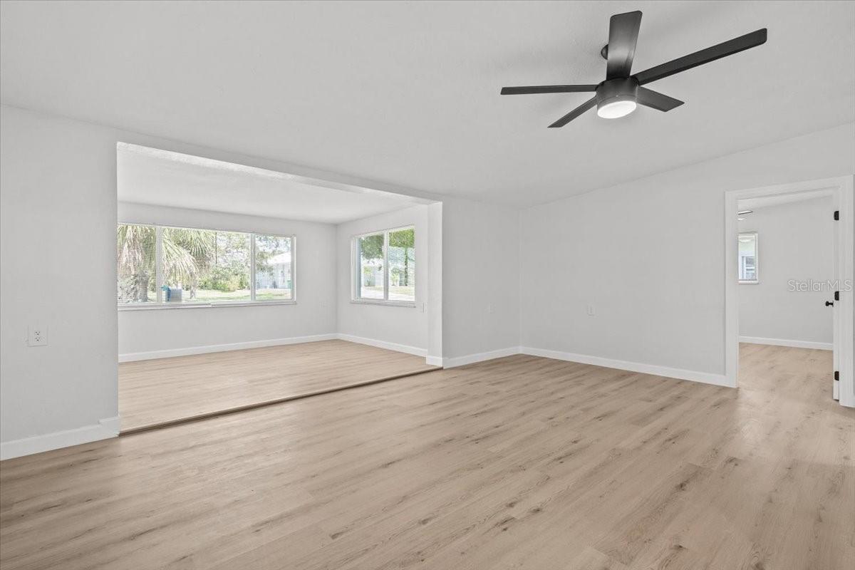 Image 9 of 28 For 2701 Camellia Terrace