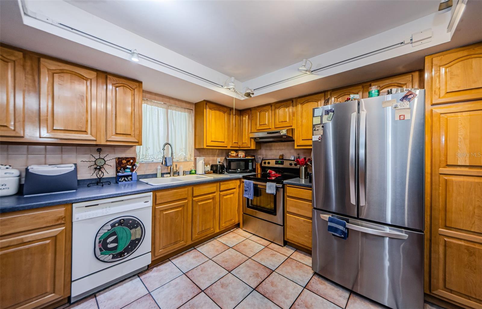Image 12 of 33 For 11783 102nd Avenue