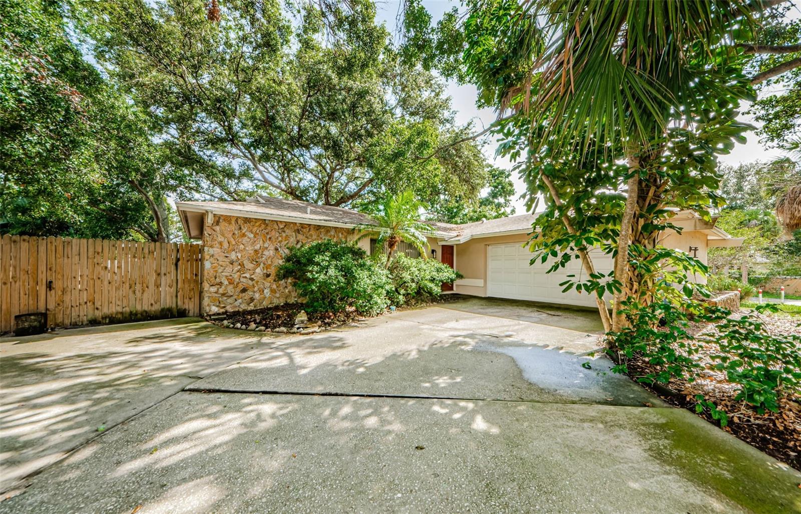 Image 3 of 33 For 11783 102nd Avenue
