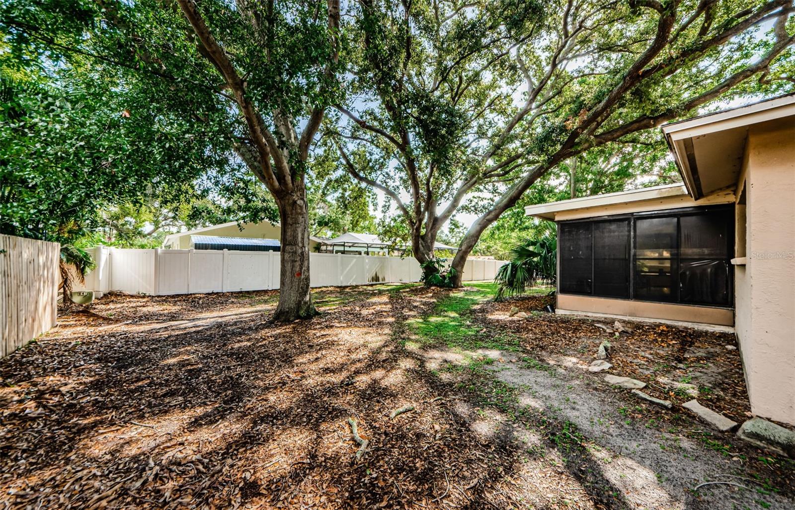 Image 4 of 33 For 11783 102nd Avenue