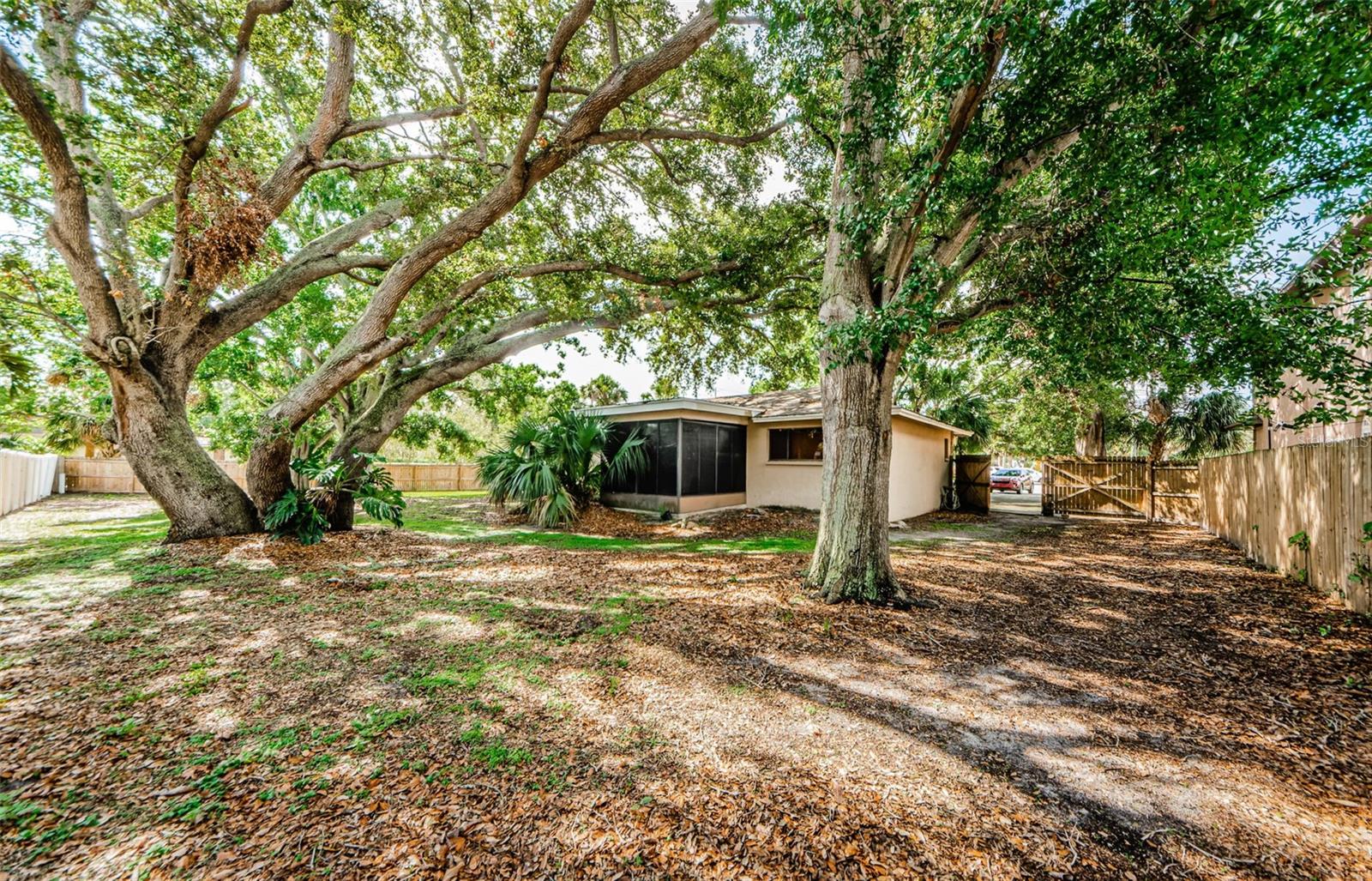 Image 5 of 33 For 11783 102nd Avenue