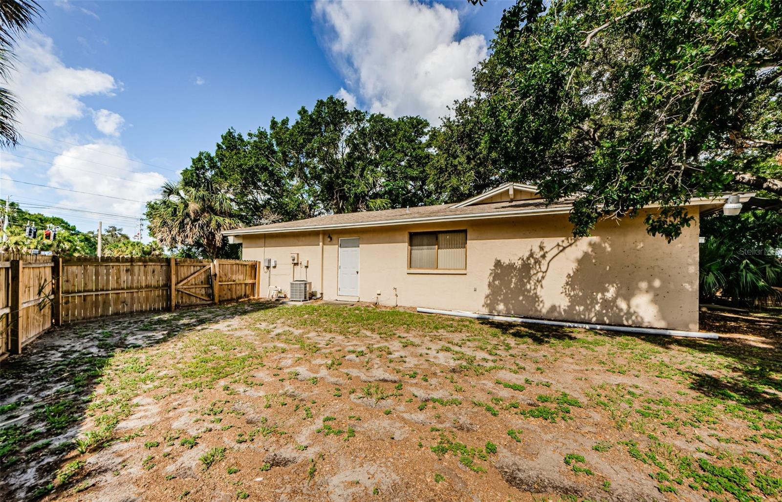 Image 7 of 33 For 11783 102nd Avenue