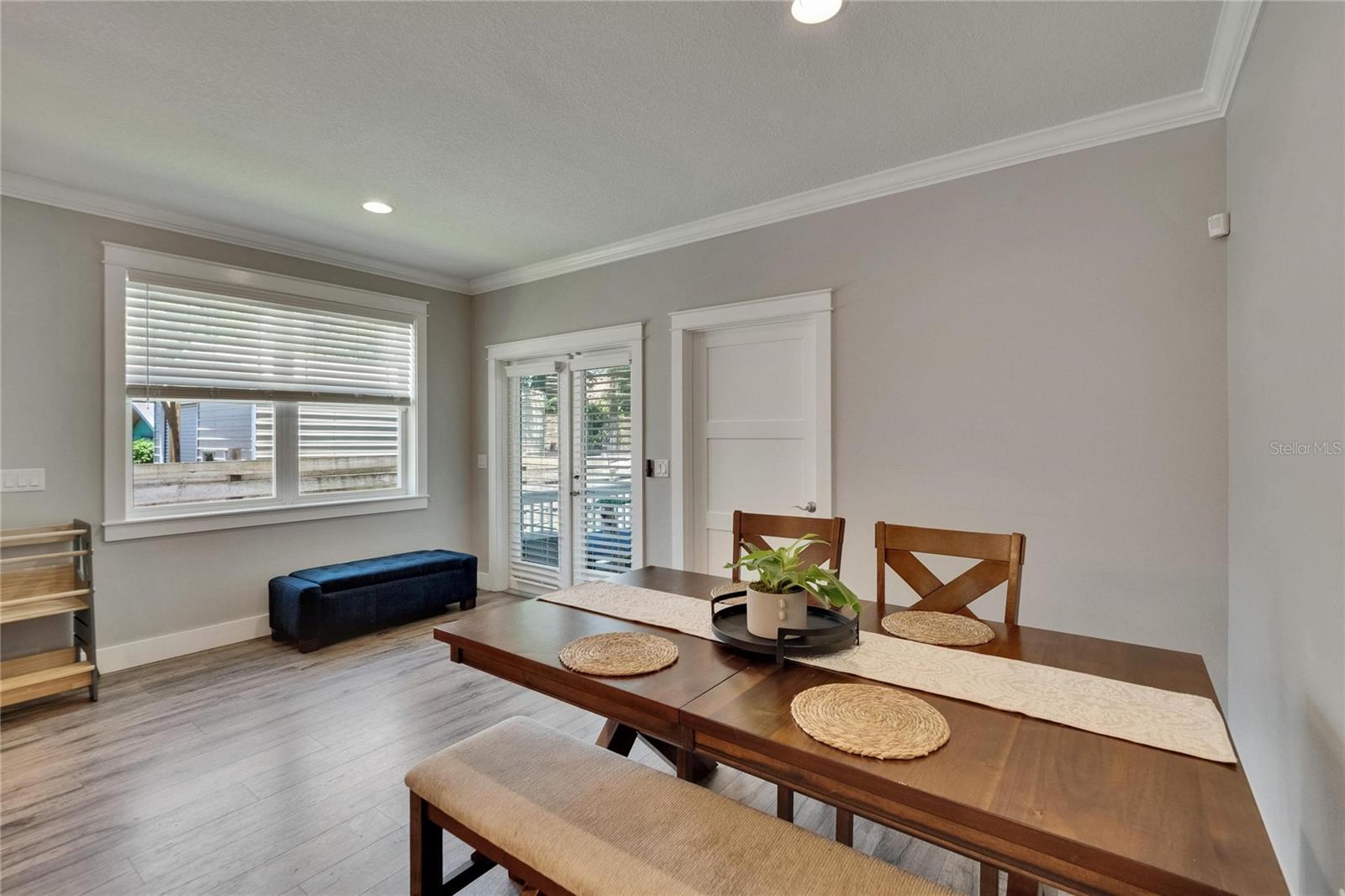Image 17 of 68 For 910 Crenshaw Street