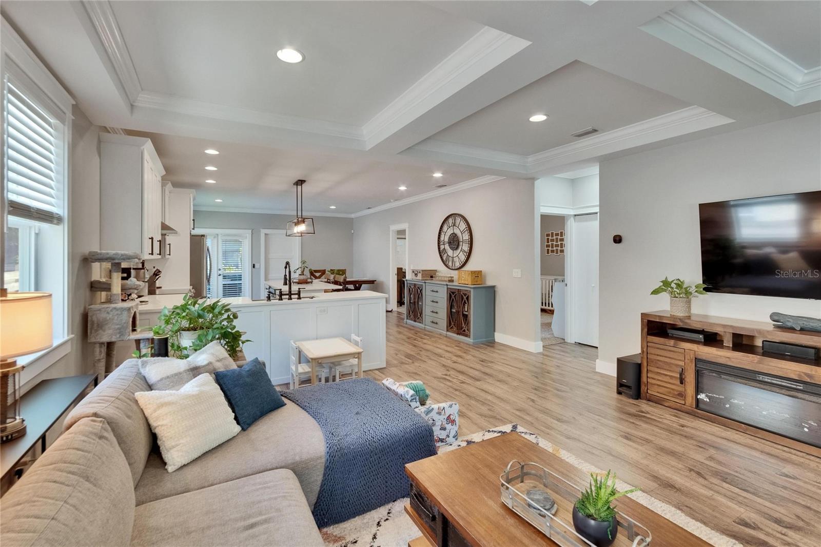 Image 3 of 68 For 910 Crenshaw Street