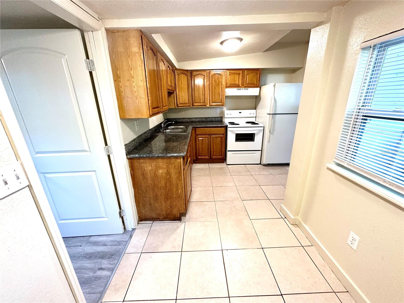 Image 5 of 25 For 665 26th Avenue S