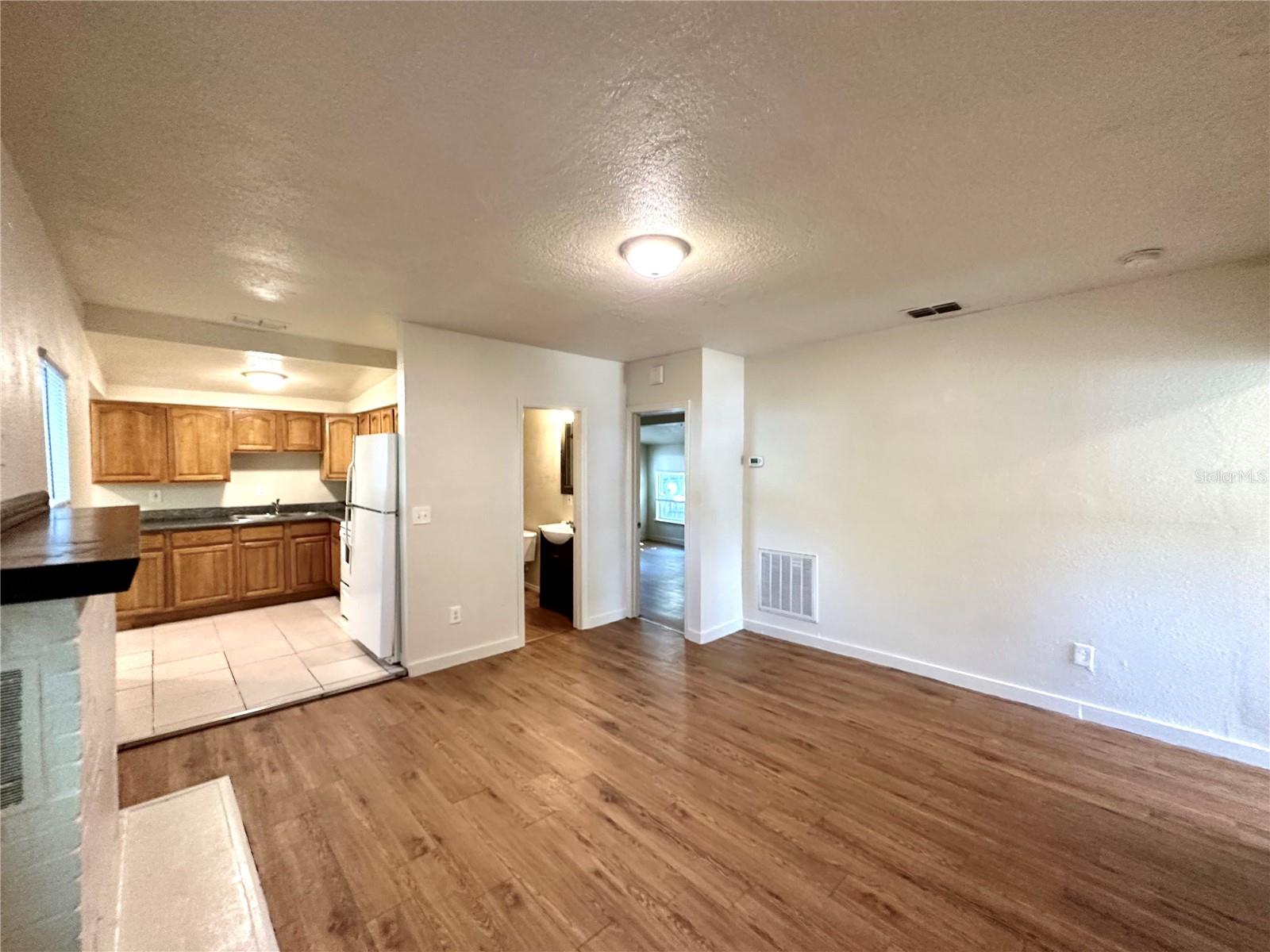 Image 7 of 25 For 665 26th Avenue S