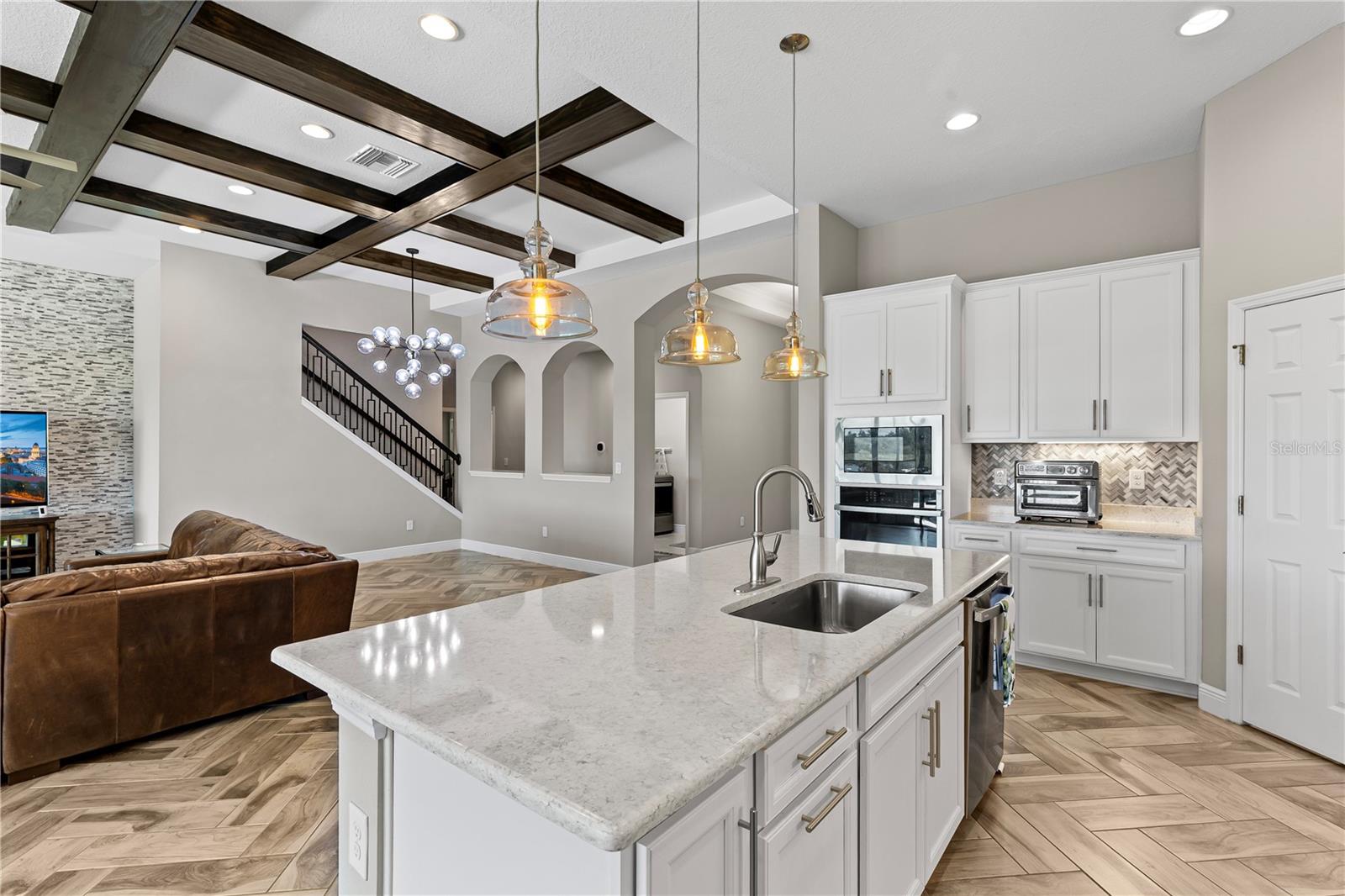 Listing photo id 15 for 12607 Pensacola Court