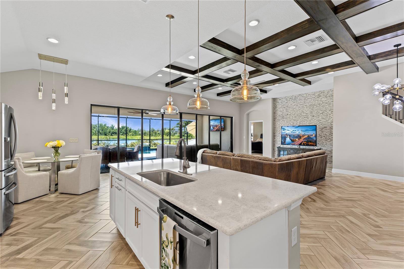 Listing photo id 17 for 12607 Pensacola Court