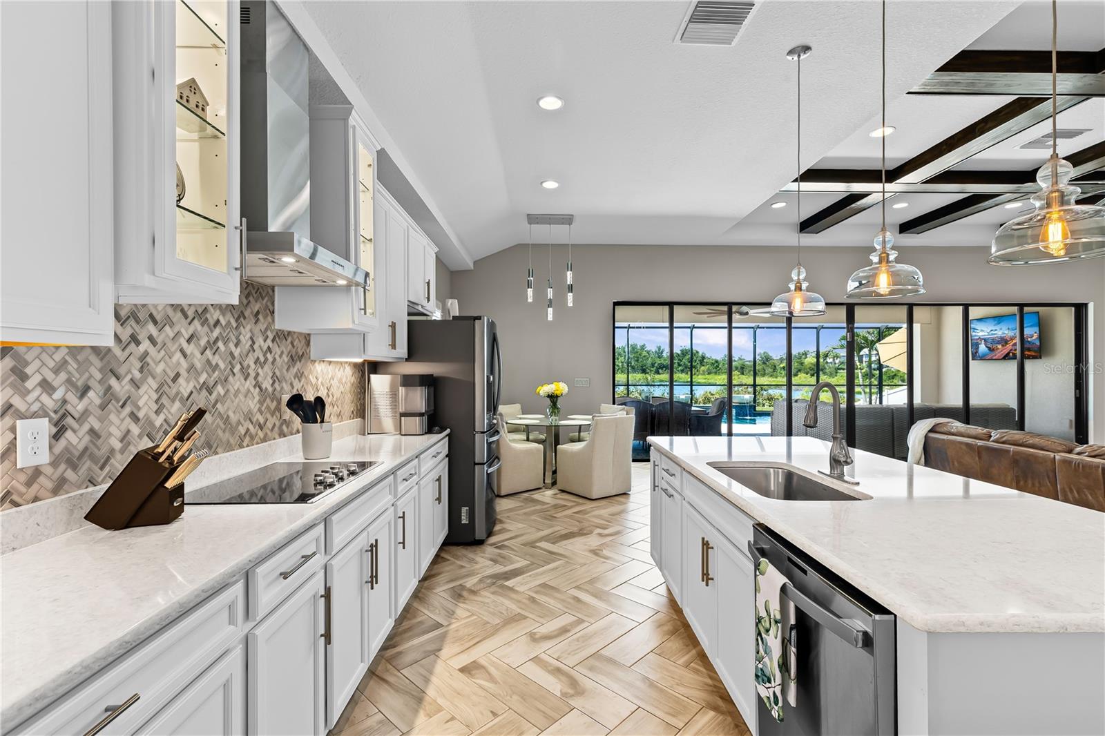 Listing photo id 18 for 12607 Pensacola Court