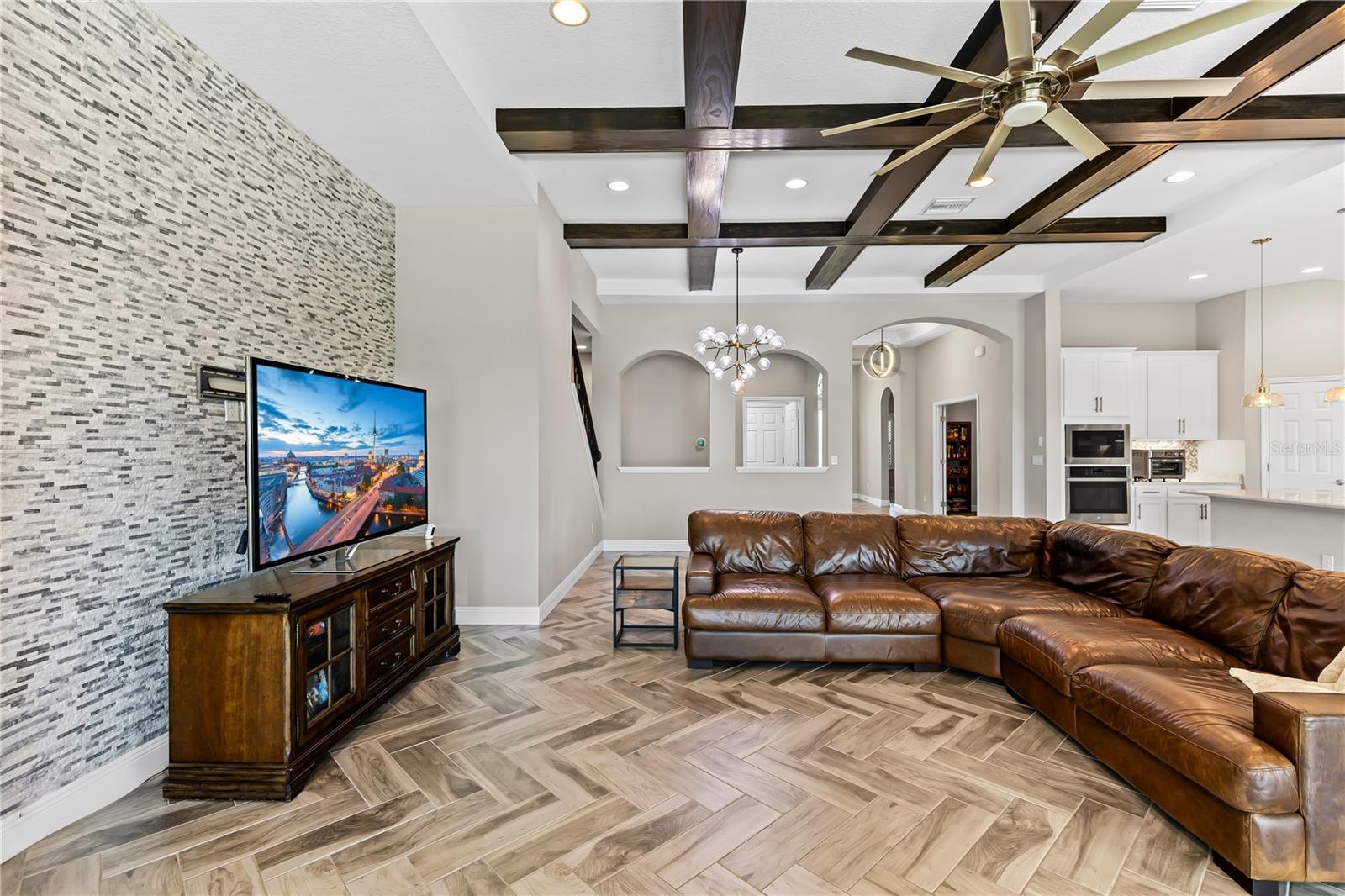 Listing photo id 22 for 12607 Pensacola Court