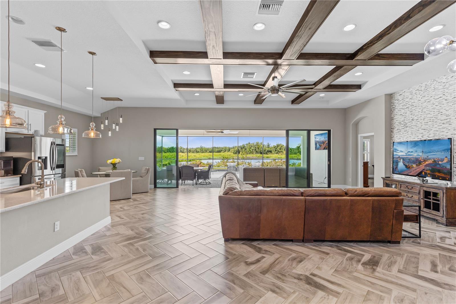 Listing photo id 29 for 12607 Pensacola Court