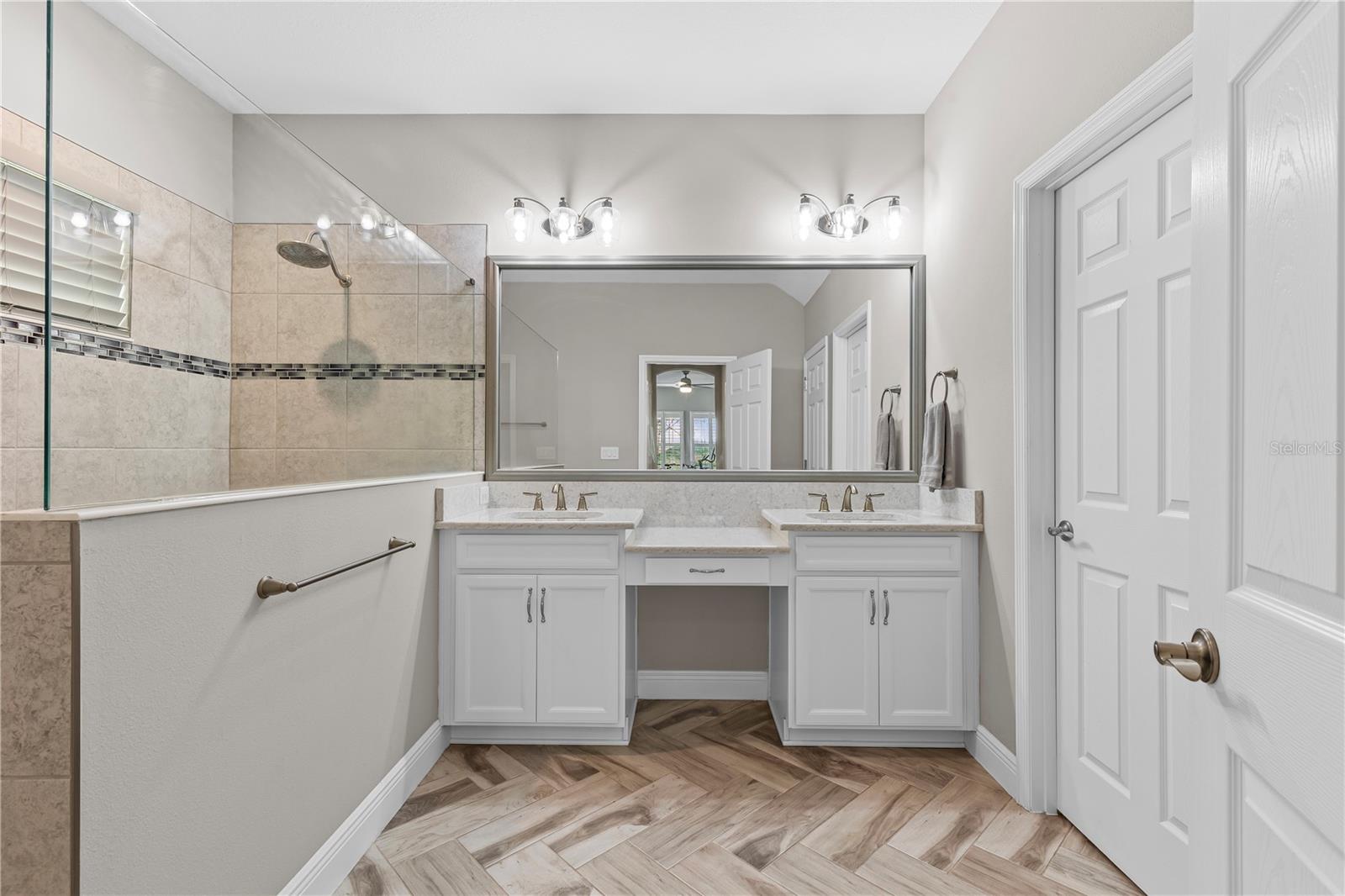Listing photo id 33 for 12607 Pensacola Court