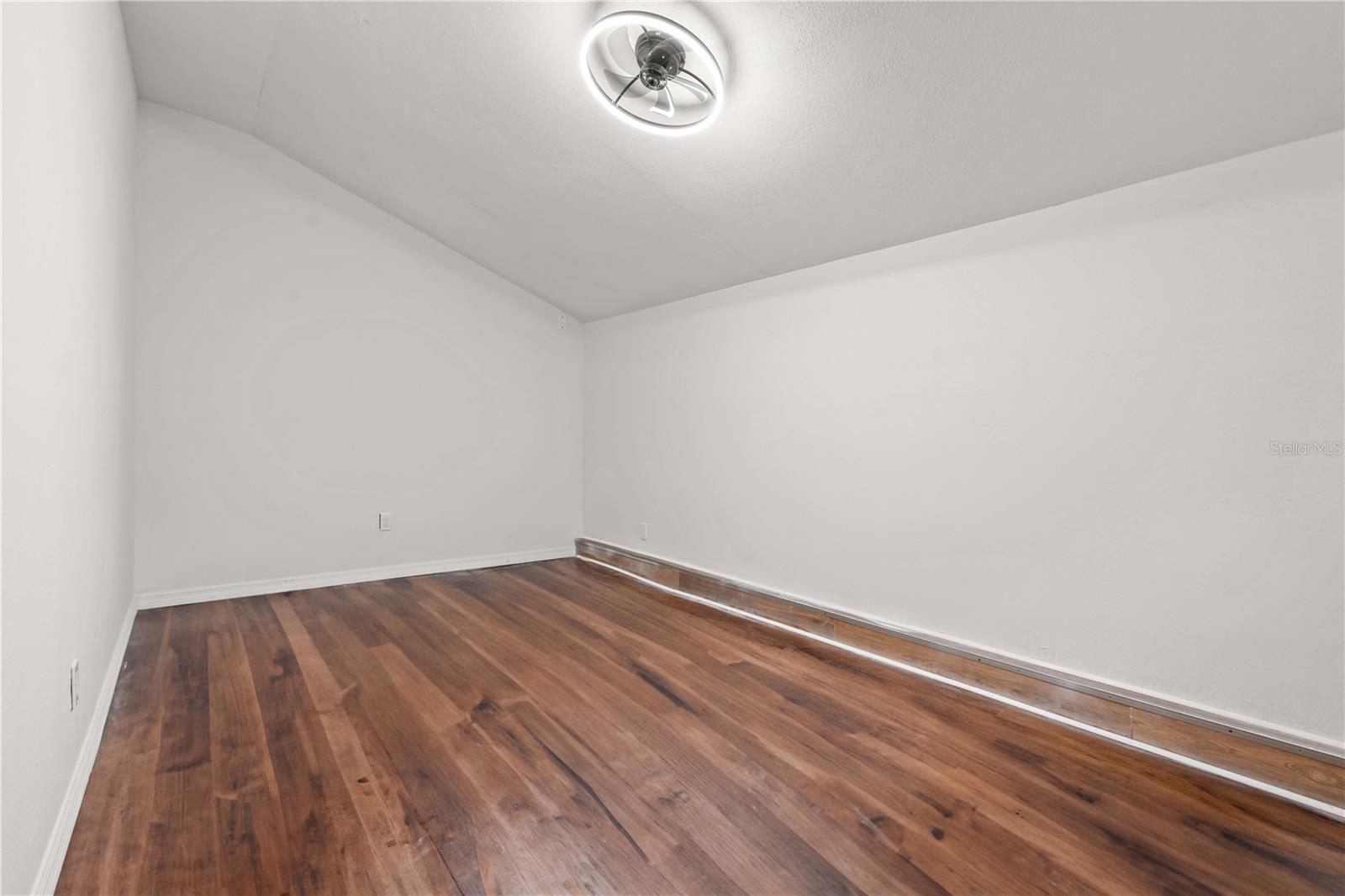 Image 22 of 43 For 1204 Hamilton Avenue