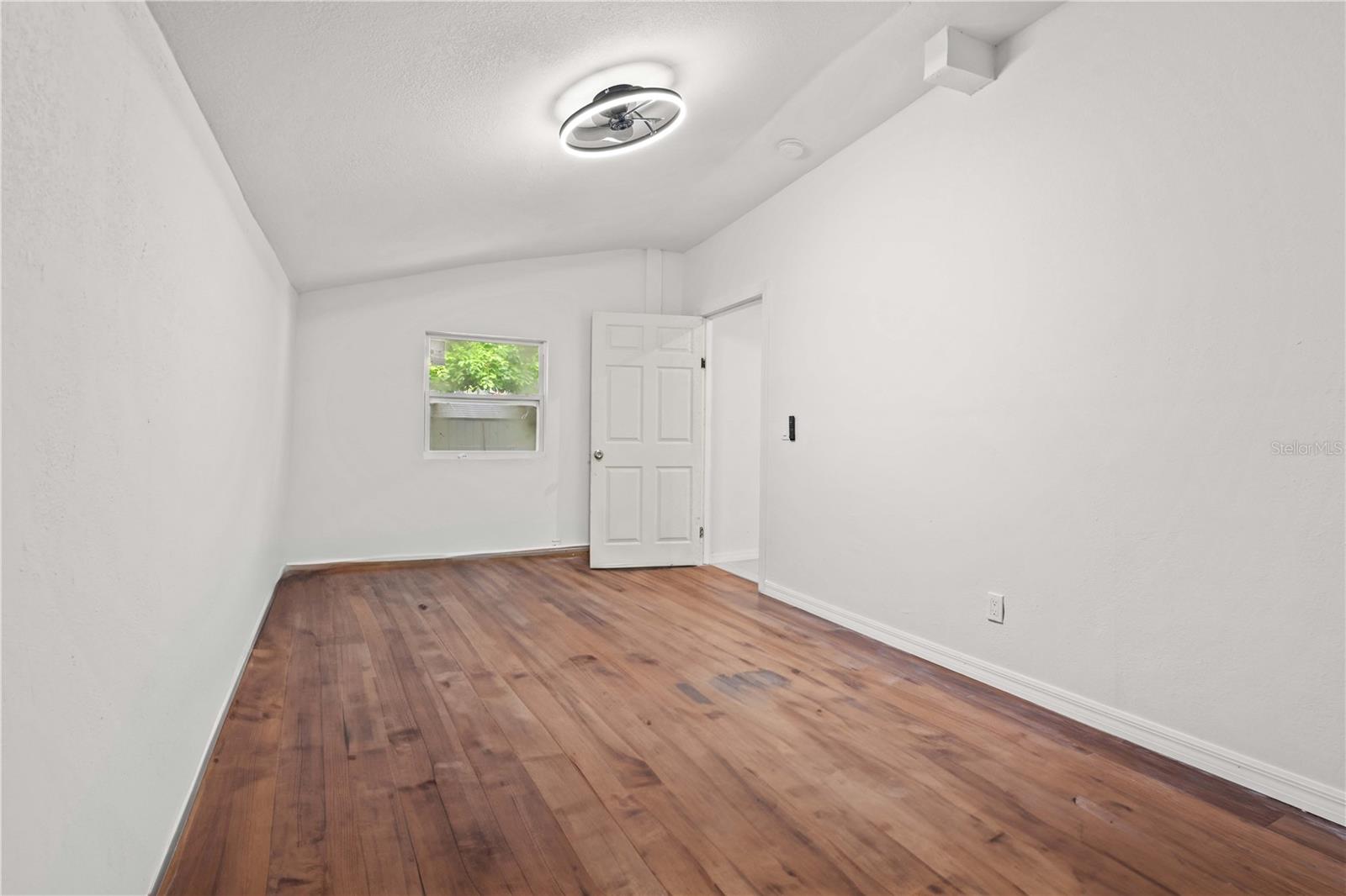 Image 23 of 43 For 1204 Hamilton Avenue