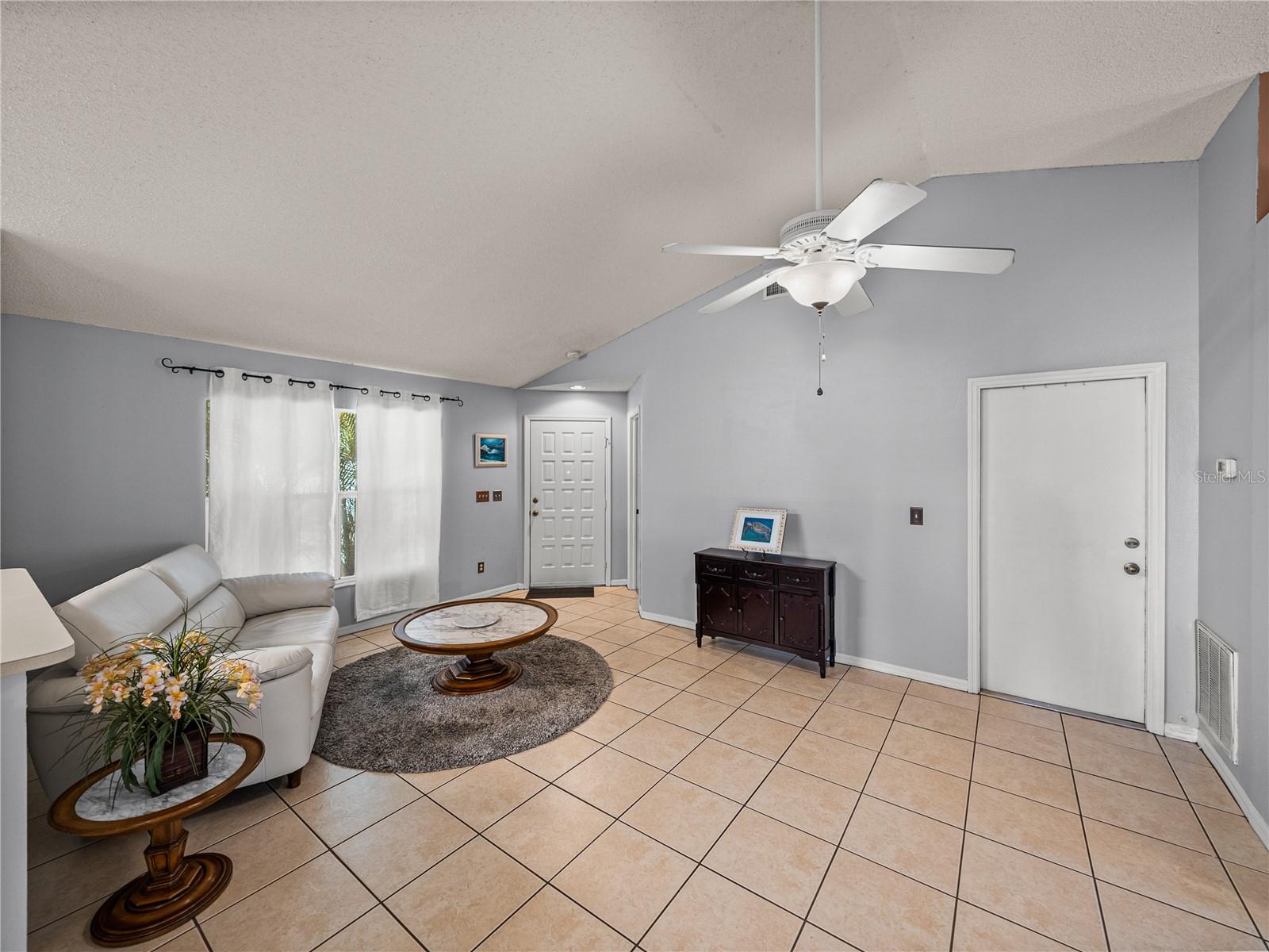 Image 12 of 44 For 22829 Saint Thomas Circle