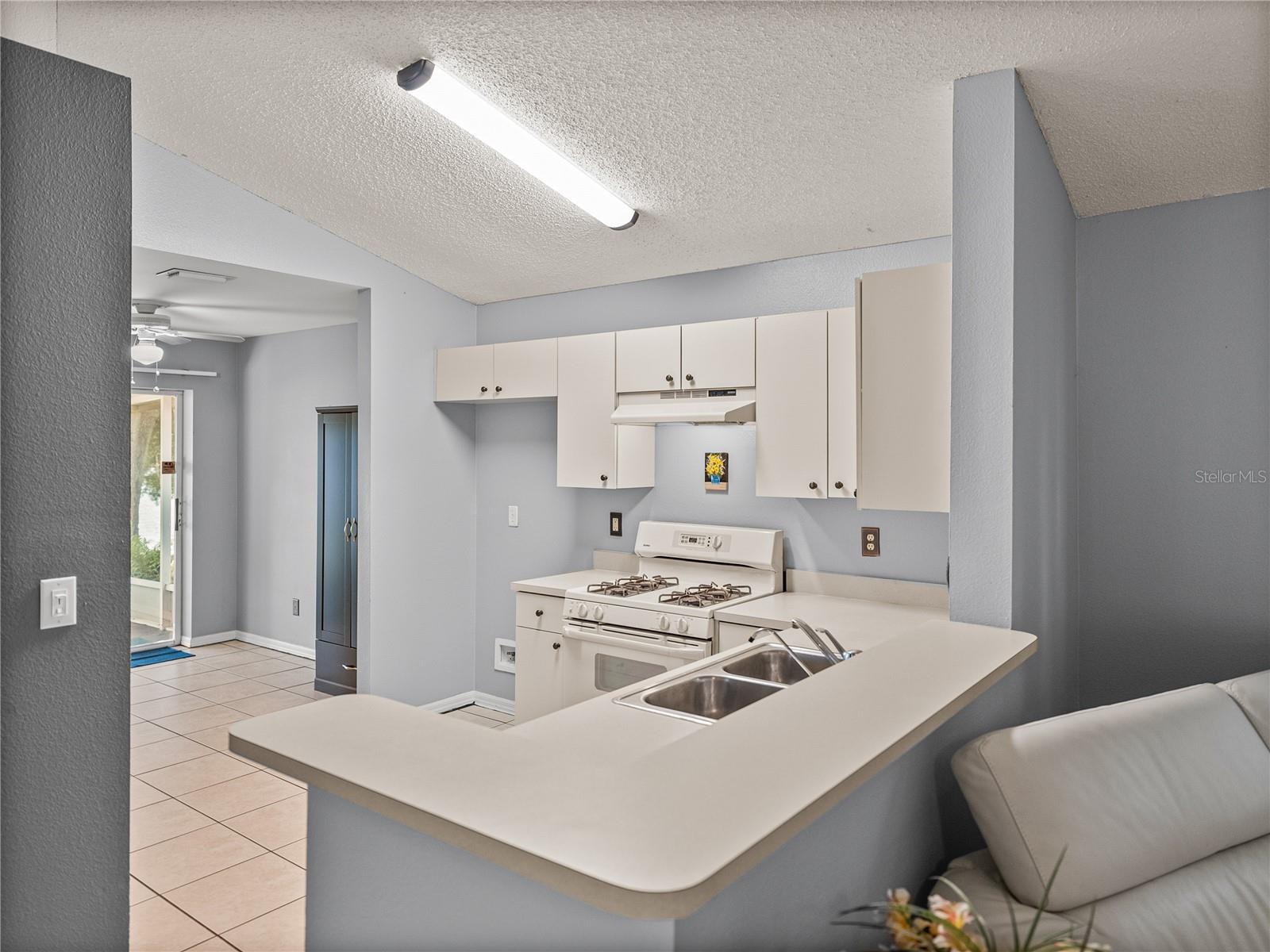 Image 15 of 44 For 22829 Saint Thomas Circle