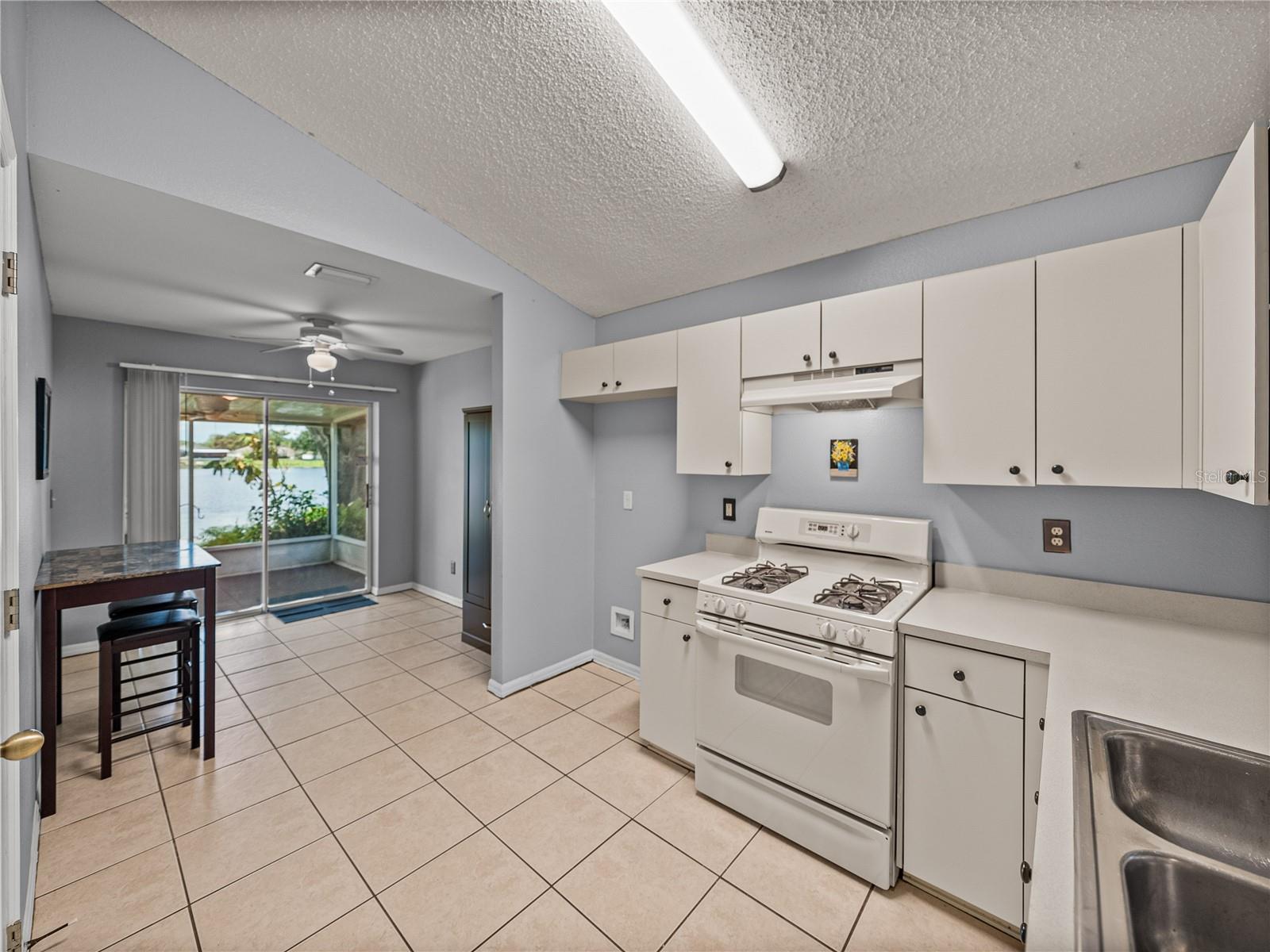 Image 16 of 44 For 22829 Saint Thomas Circle