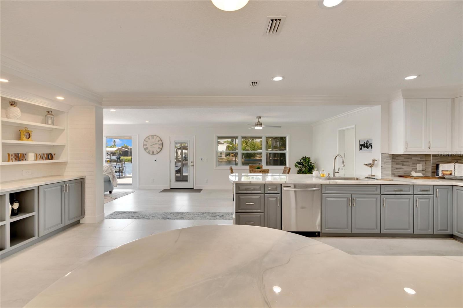 Image 18 of 90 For 805 Leisey Circle