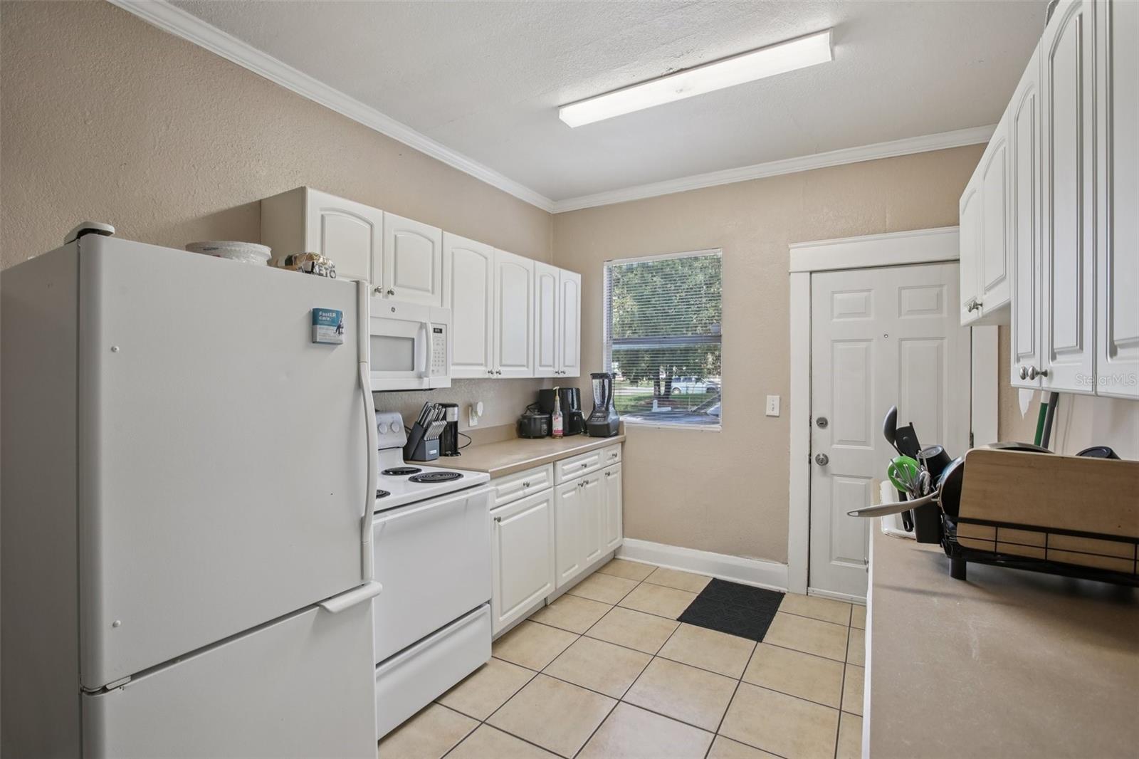 Image 4 of 21 For 2715 North A Street