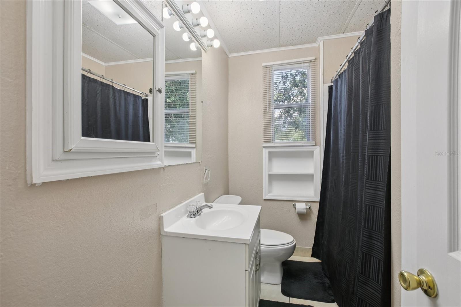 Image 9 of 21 For 2715 North A Street