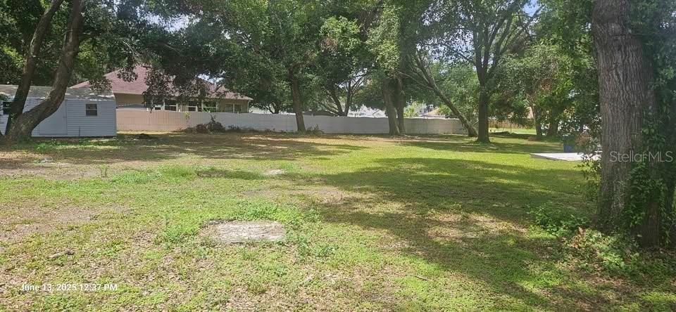 Listing photo id 12 for 1908 Kingsway Road