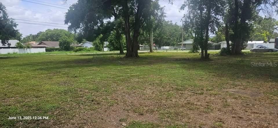 Listing photo id 13 for 1908 Kingsway Road