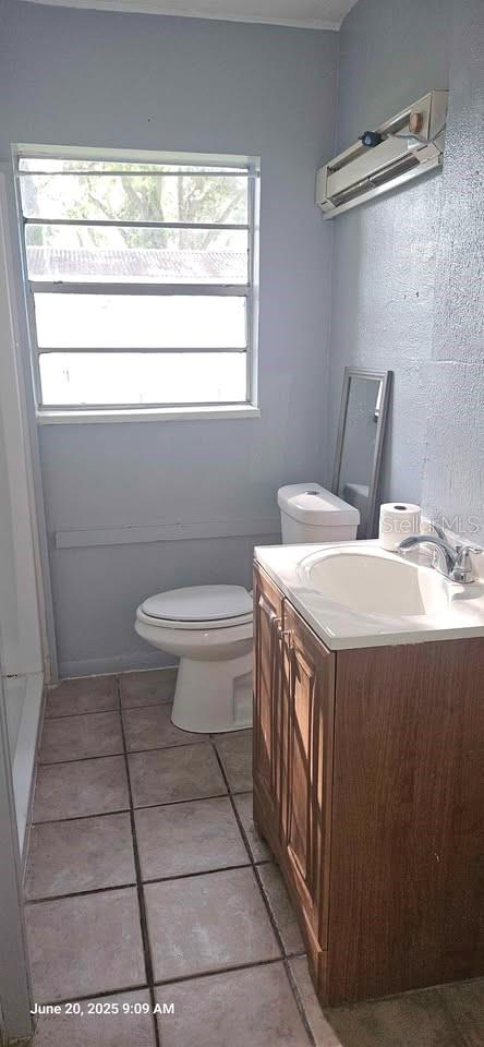Listing photo id 17 for 1908 Kingsway Road