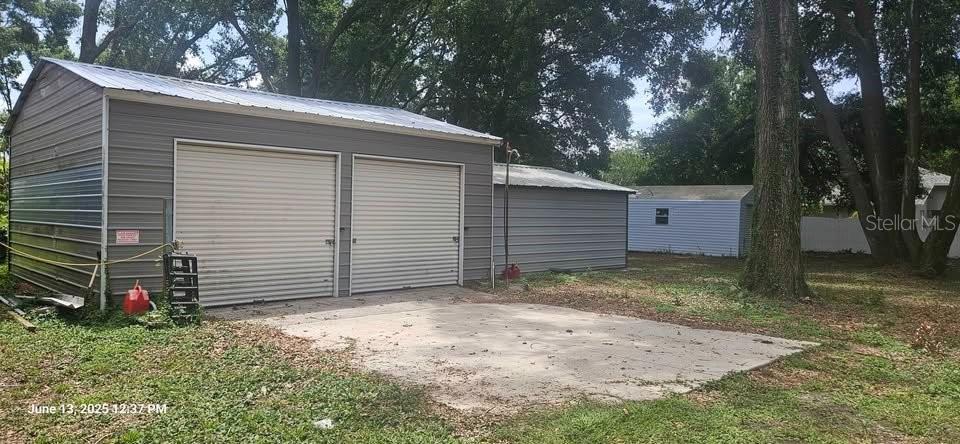 Listing photo id 1 for 1908 Kingsway Road