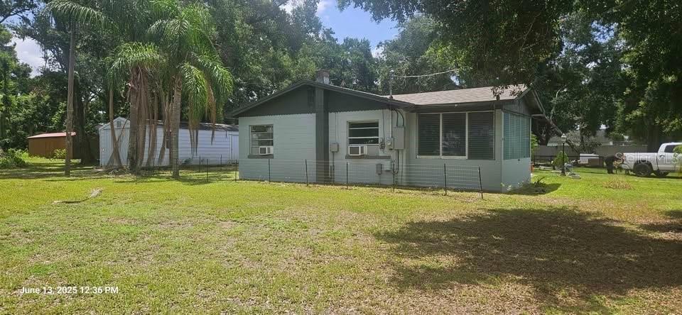 Listing photo id 4 for 1908 Kingsway Road