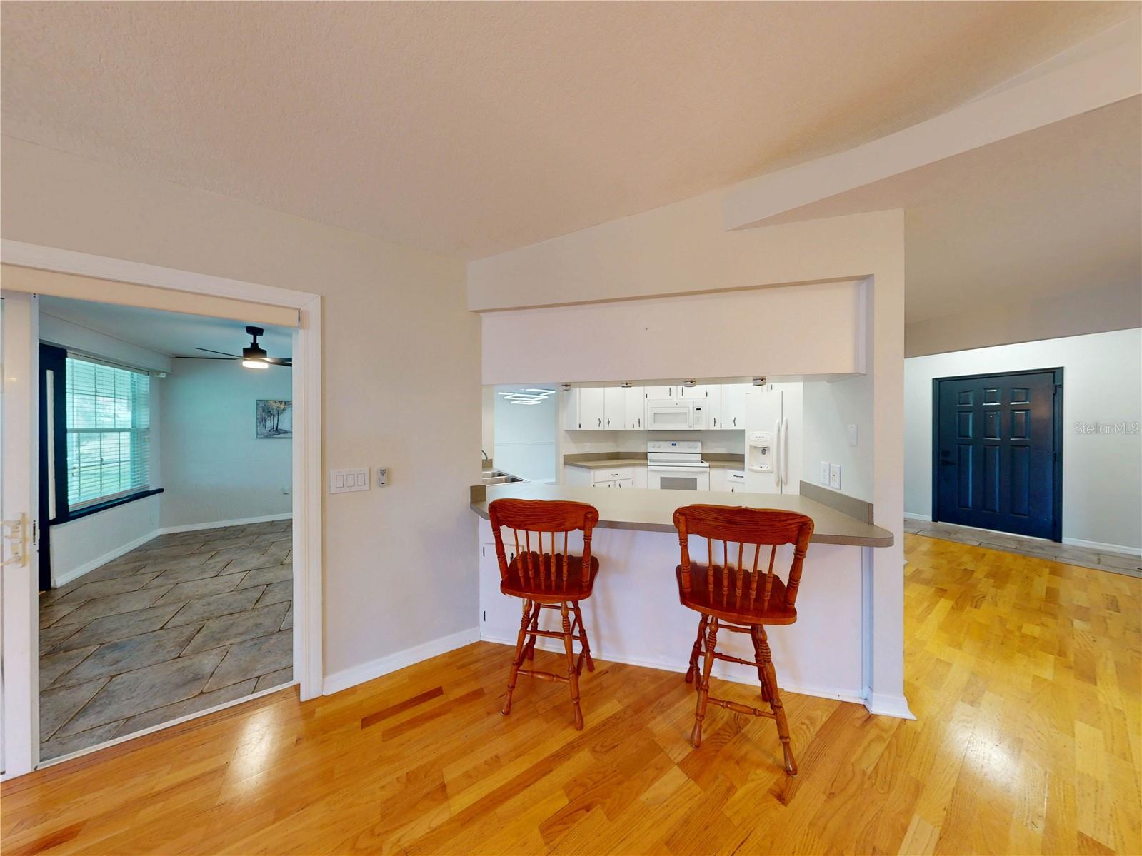 Image 15 of 30 For 7923 Ridge Pointe Drive E