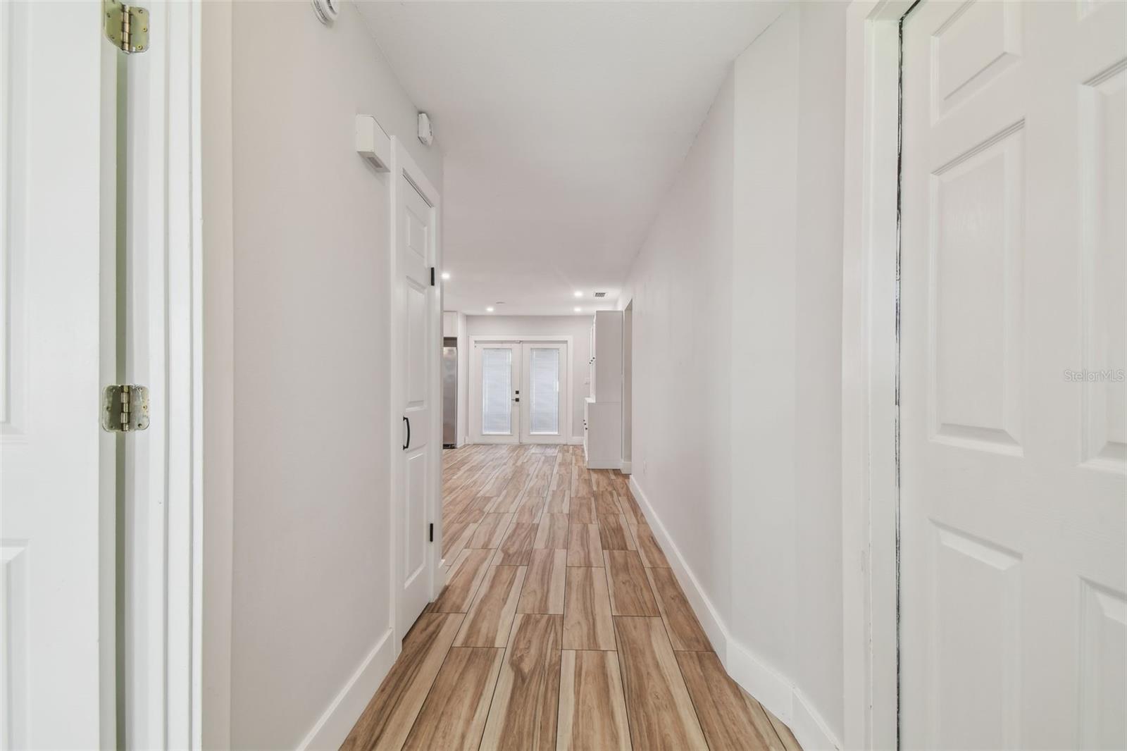 Image 14 of 73 For 206 Beverly Avenue 1-2