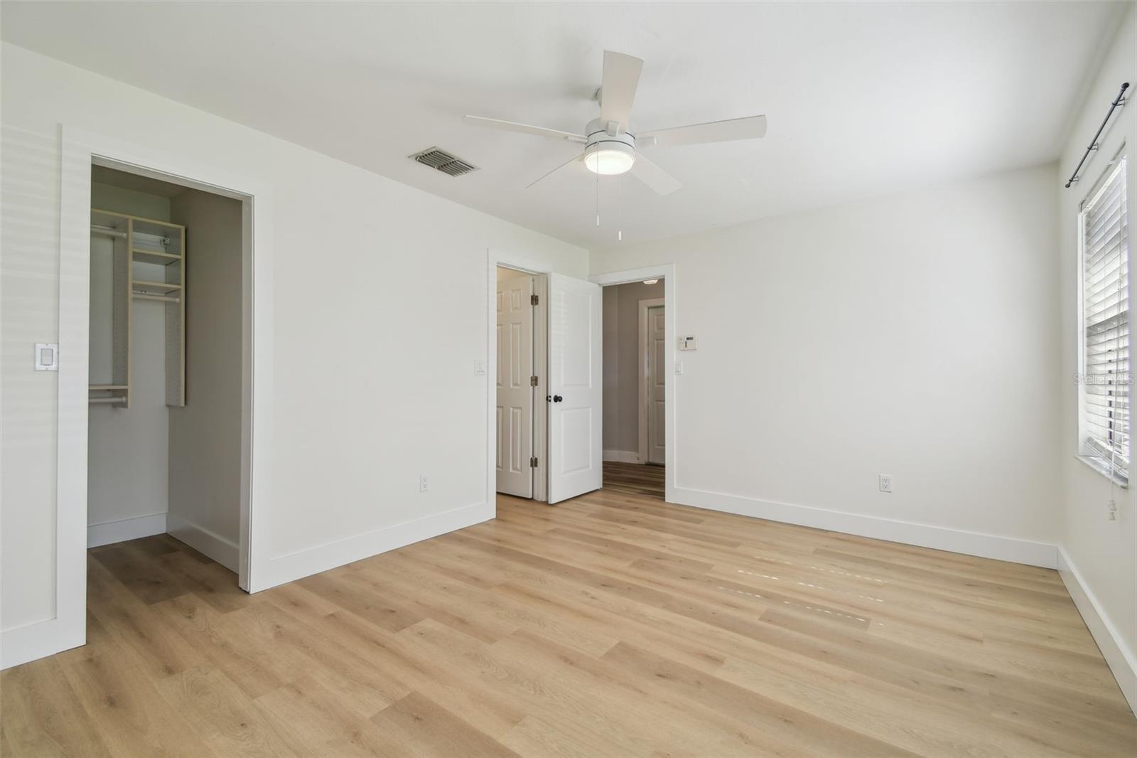 Image 18 of 73 For 206 Beverly Avenue 1-2