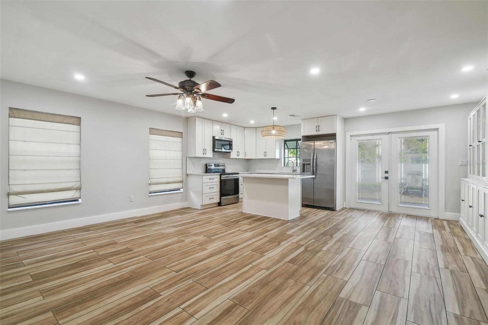 Image 23 of 73 For 206 Beverly Avenue 1-2
