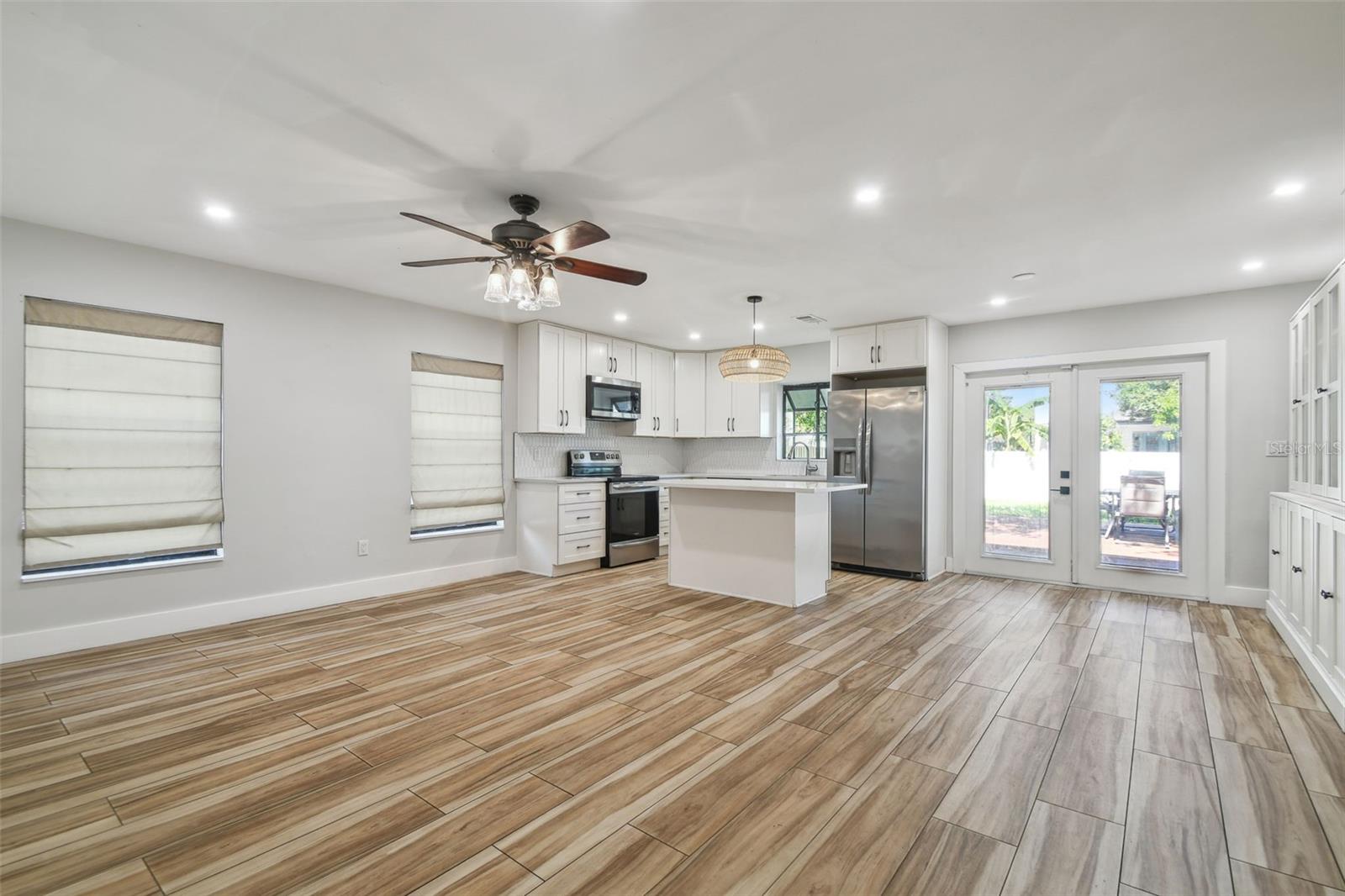 Image 24 of 73 For 206 Beverly Avenue 1-2