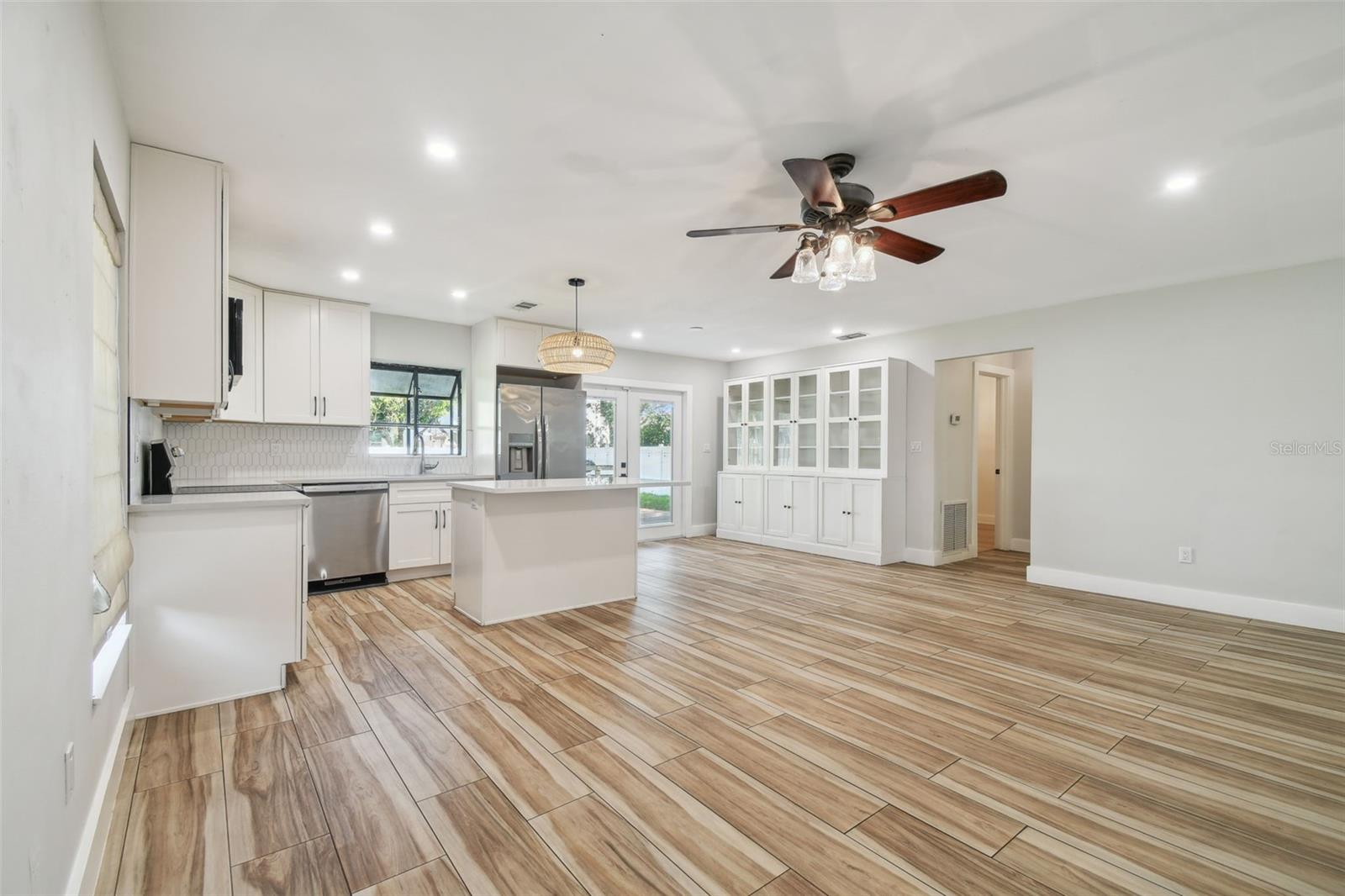 Image 26 of 73 For 206 Beverly Avenue 1-2