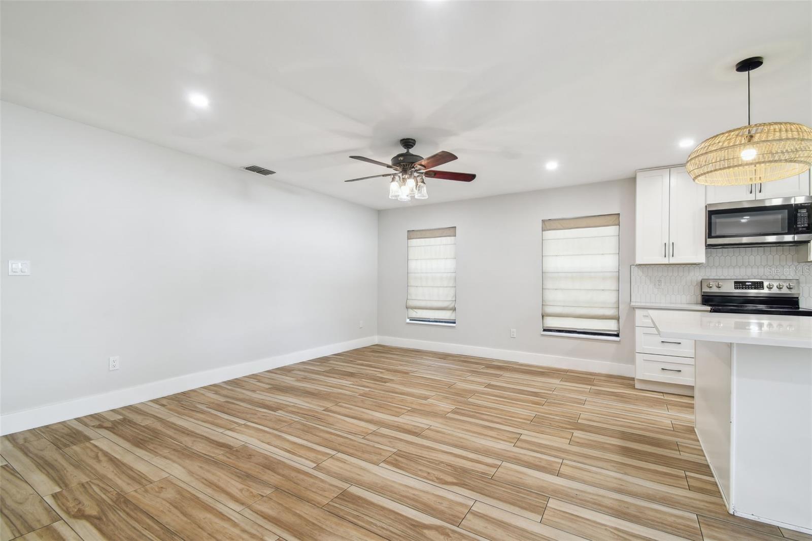 Image 31 of 73 For 206 Beverly Avenue 1-2