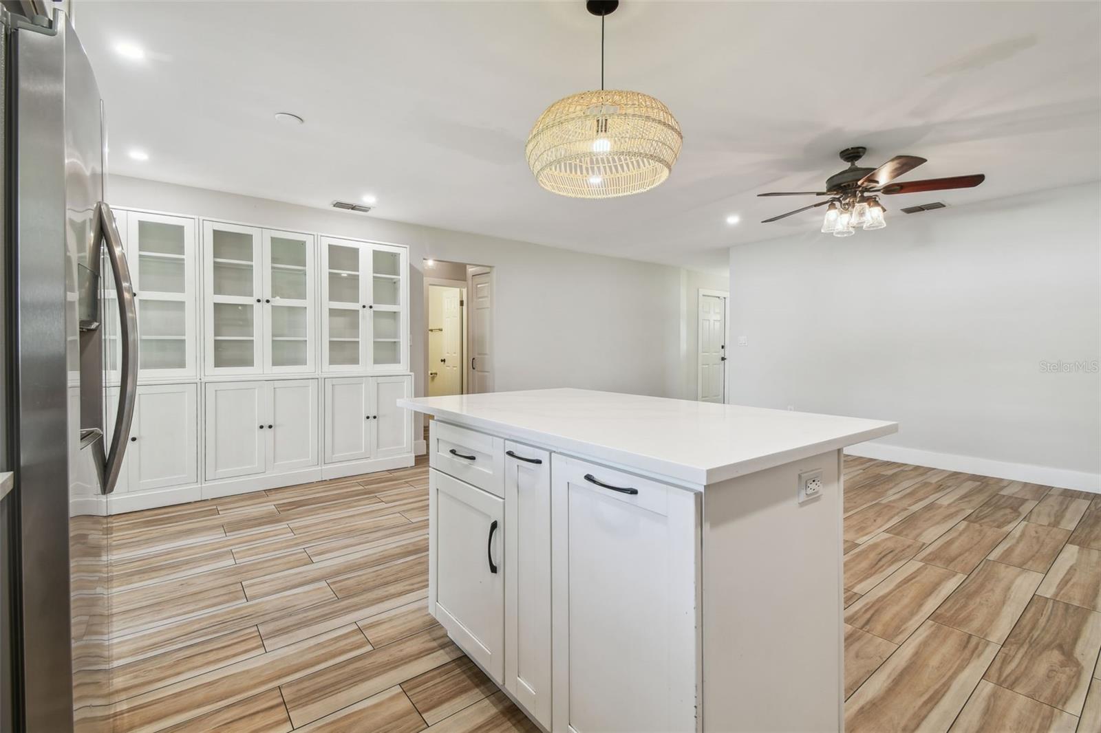 Image 35 of 73 For 206 Beverly Avenue 1-2