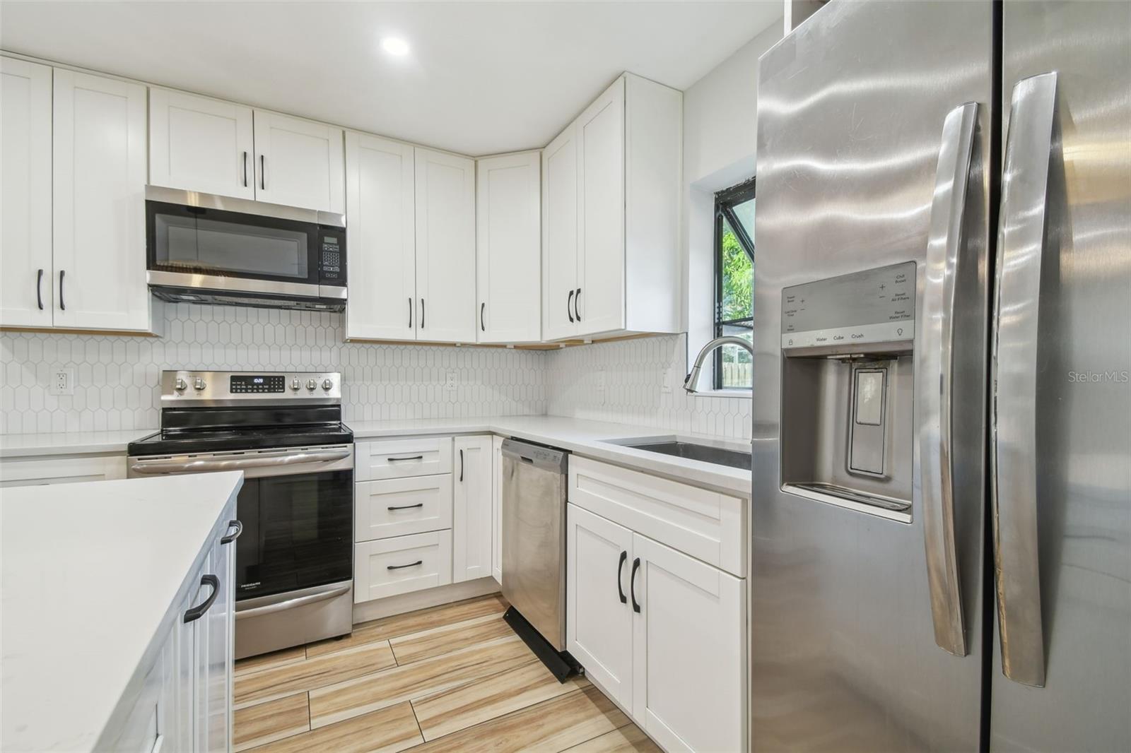 Image 39 of 73 For 206 Beverly Avenue 1-2