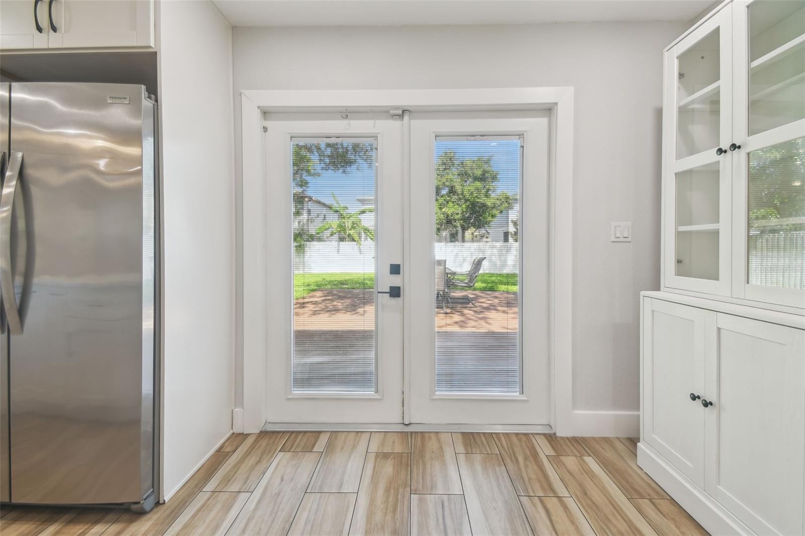 Image 41 of 73 For 206 Beverly Avenue 1-2