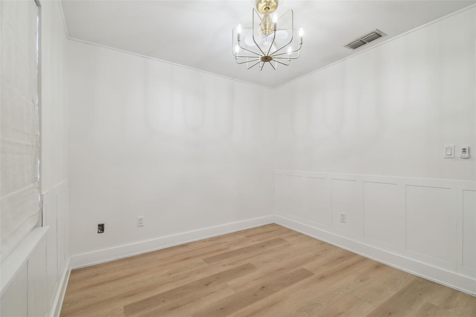 Image 45 of 73 For 206 Beverly Avenue 1-2
