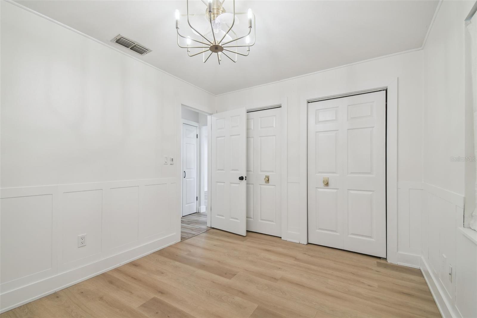Image 46 of 73 For 206 Beverly Avenue 1-2