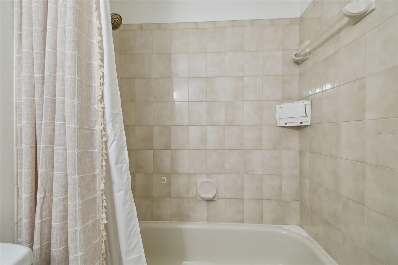 Image 49 of 73 For 206 Beverly Avenue 1-2