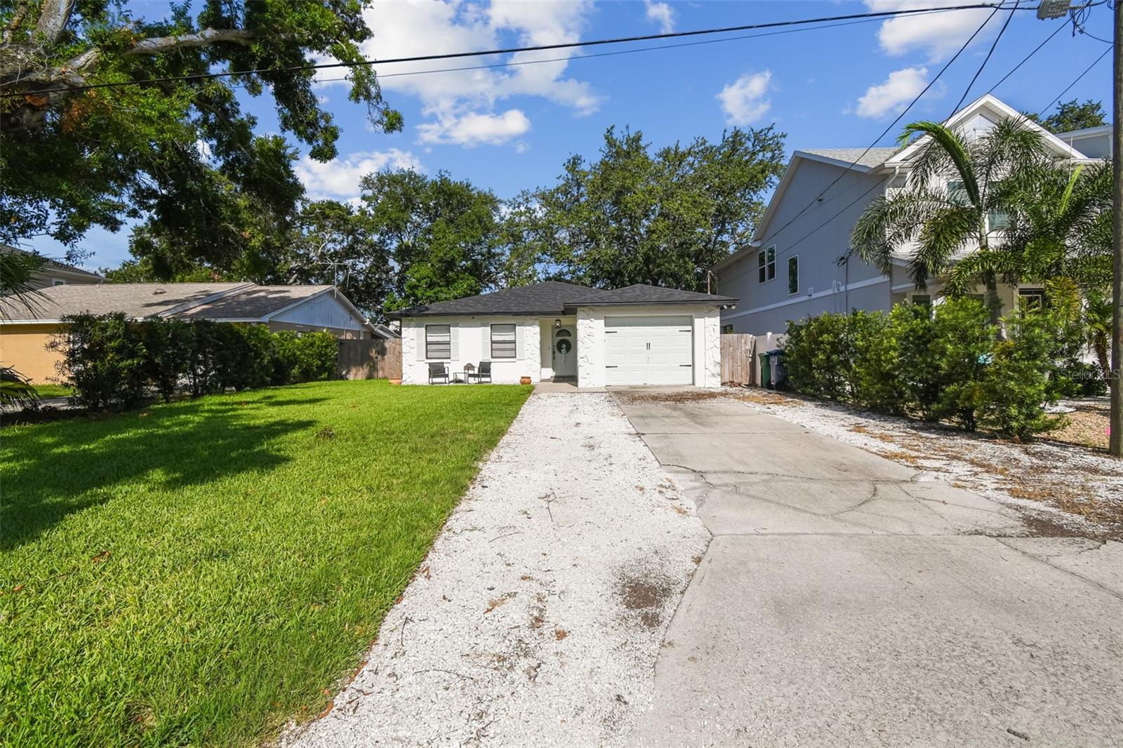 Image 7 of 73 For 206 Beverly Avenue 1-2