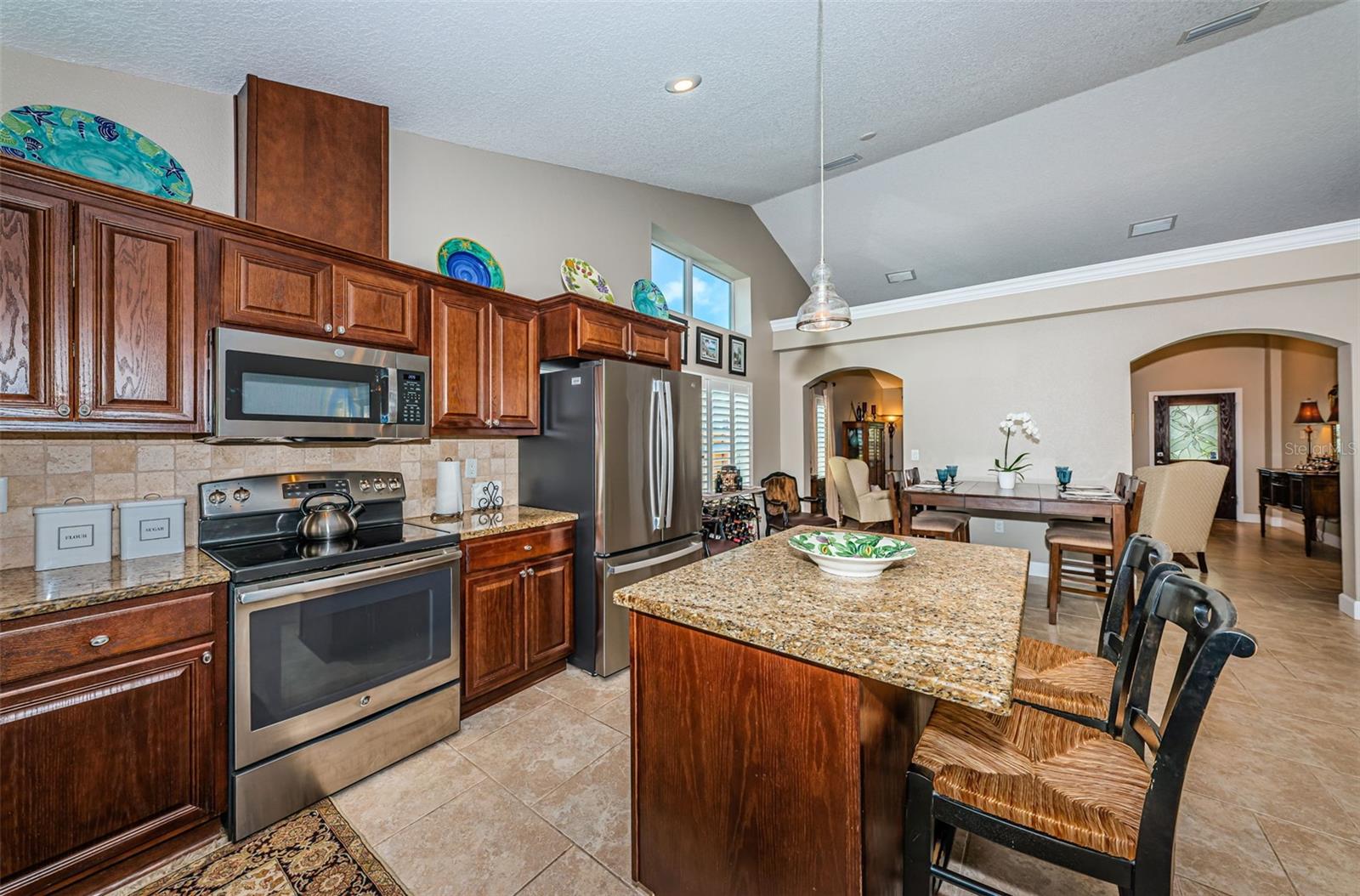 Image 10 of 32 For 6387 4th Avenue S