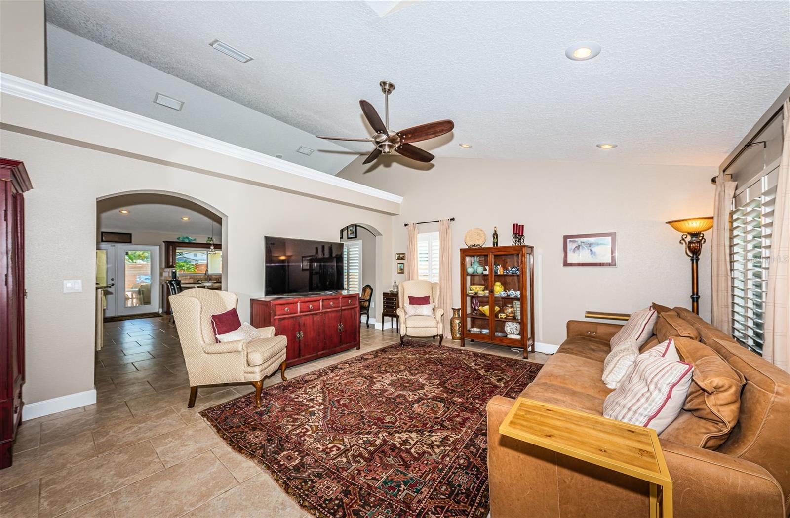 Image 8 of 32 For 6387 4th Avenue S