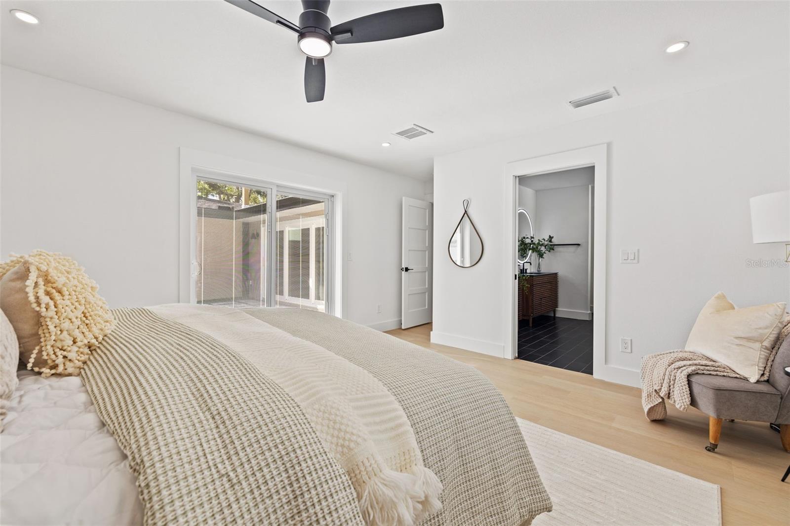 Image 25 of 61 For 497 Capri Way Ne